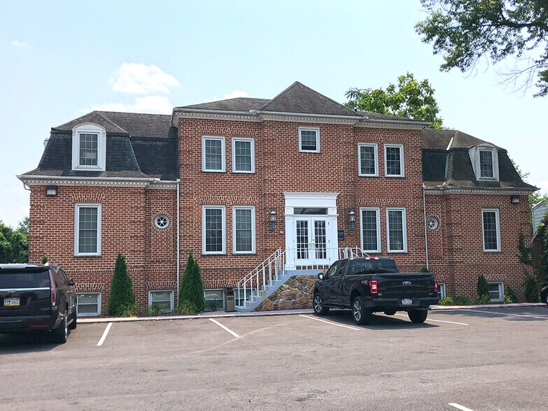 3507 Market St, Camp Hill, PA for lease - Building Photo - Image 2 of 8