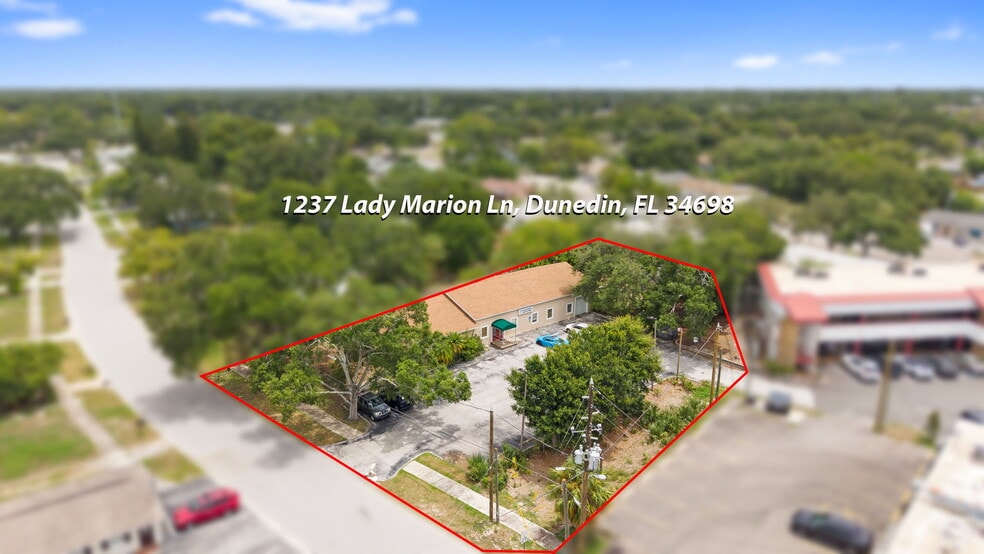 1237 Lady Marion Ln, Dunedin, FL for lease - Building Photo - Image 1 of 14