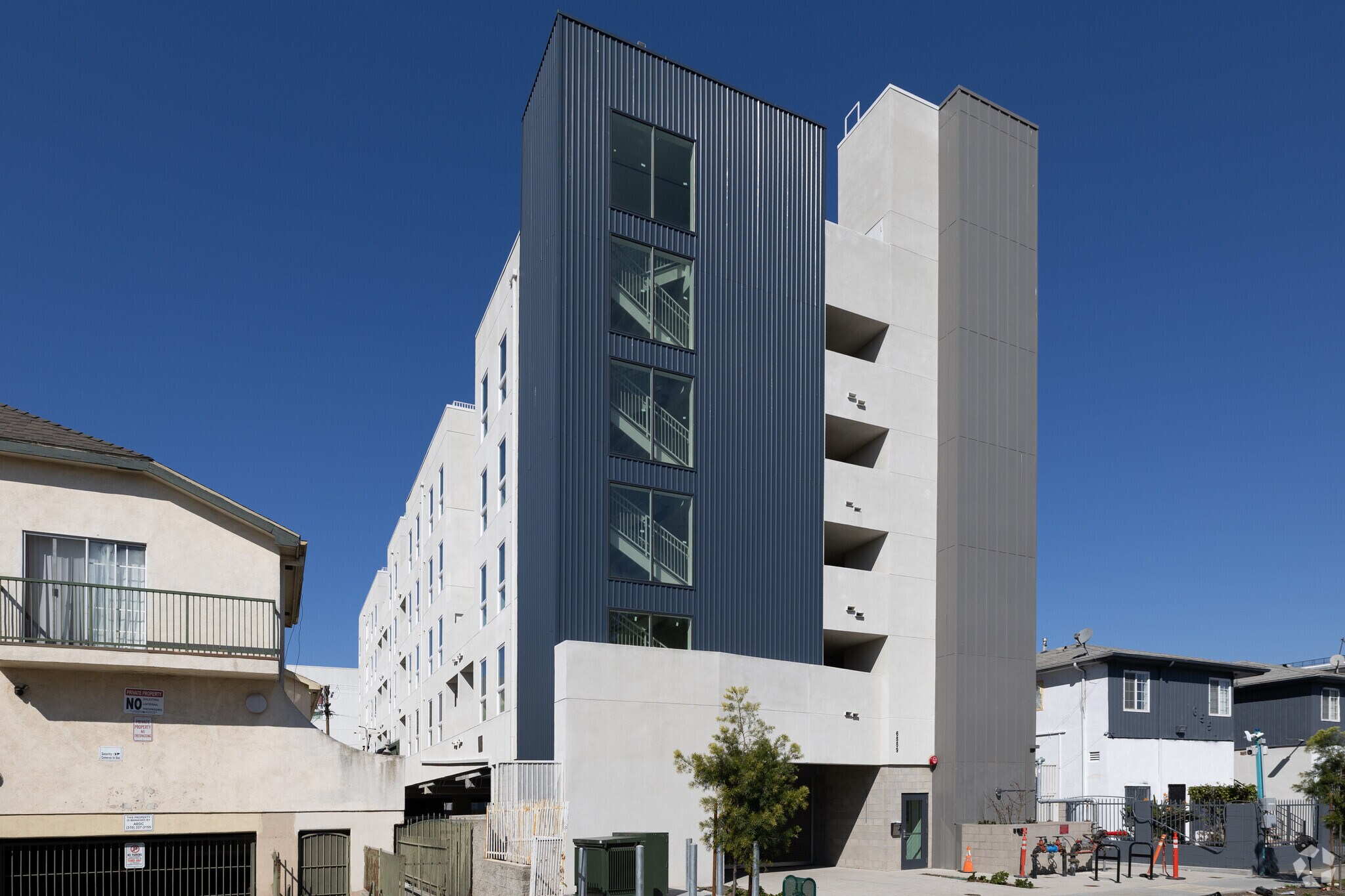 6559 Brynhurst Ave, Los Angeles, CA à vendre Photo principale- Image 1 de 4