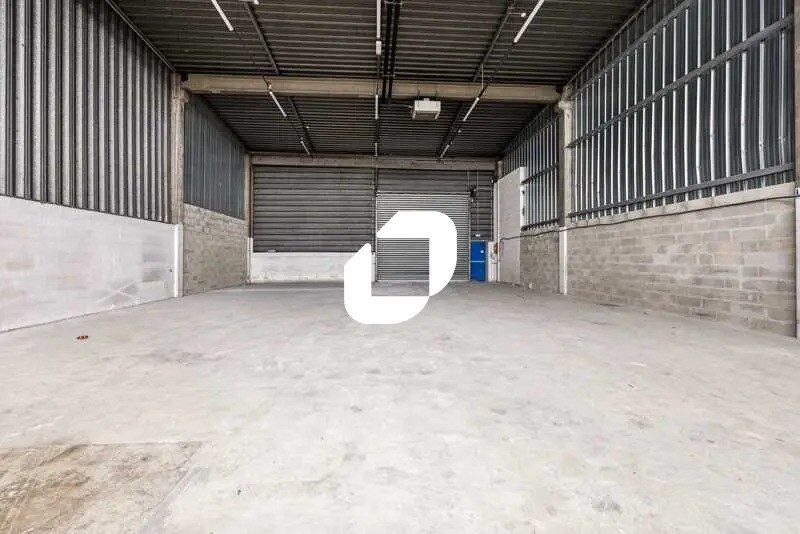 Flex in Aulnay-sous-Bois for lease - Interior Photo - Image 3 of 26