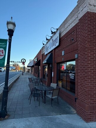 More details for 103 W Court House Sq, Cumming, GA - Retail for Sale