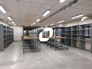 Plus de détails pour Bureau, Local d'activités à louer