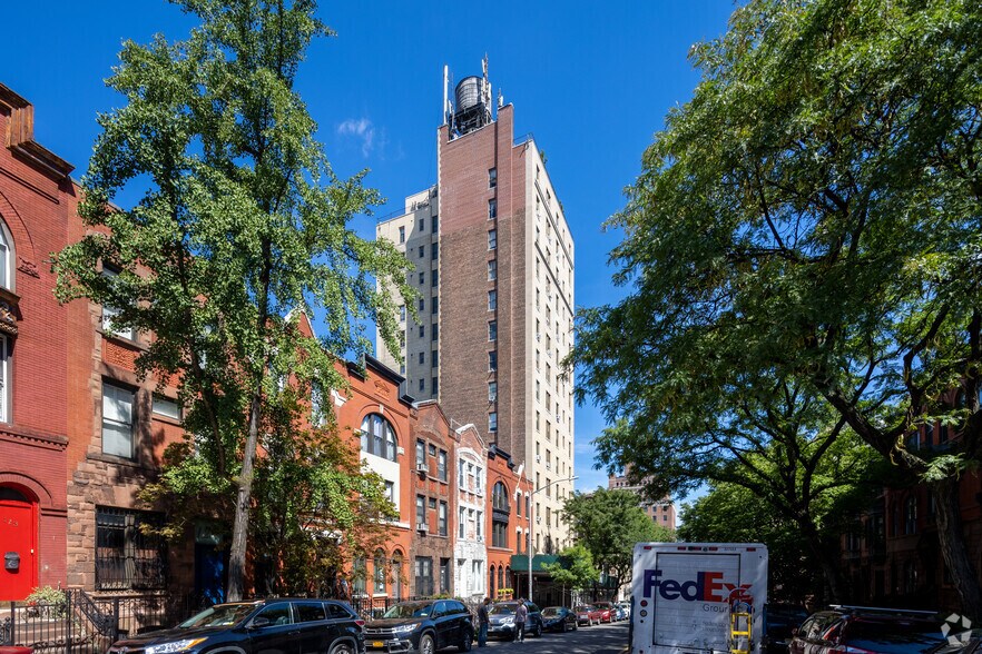50 W 106th St, New York, NY à louer - Photo du bâtiment - Image 2 de 3