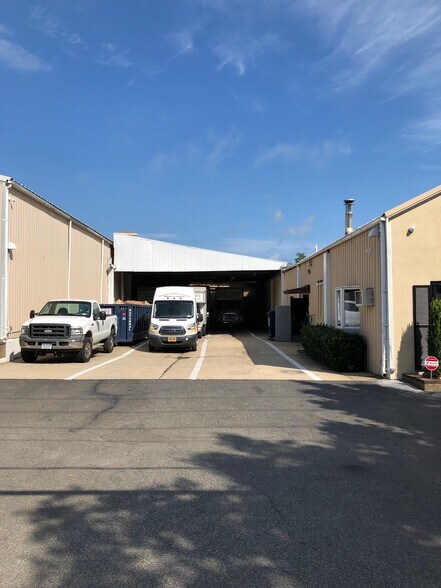 342 Montauk Hwy, Wainscott, NY à louer - Photo du bâtiment - Image 3 de 7