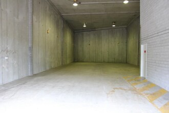 390 Eastern Valley Way, Roseville à louer Photo intérieure- Image 1 de 5