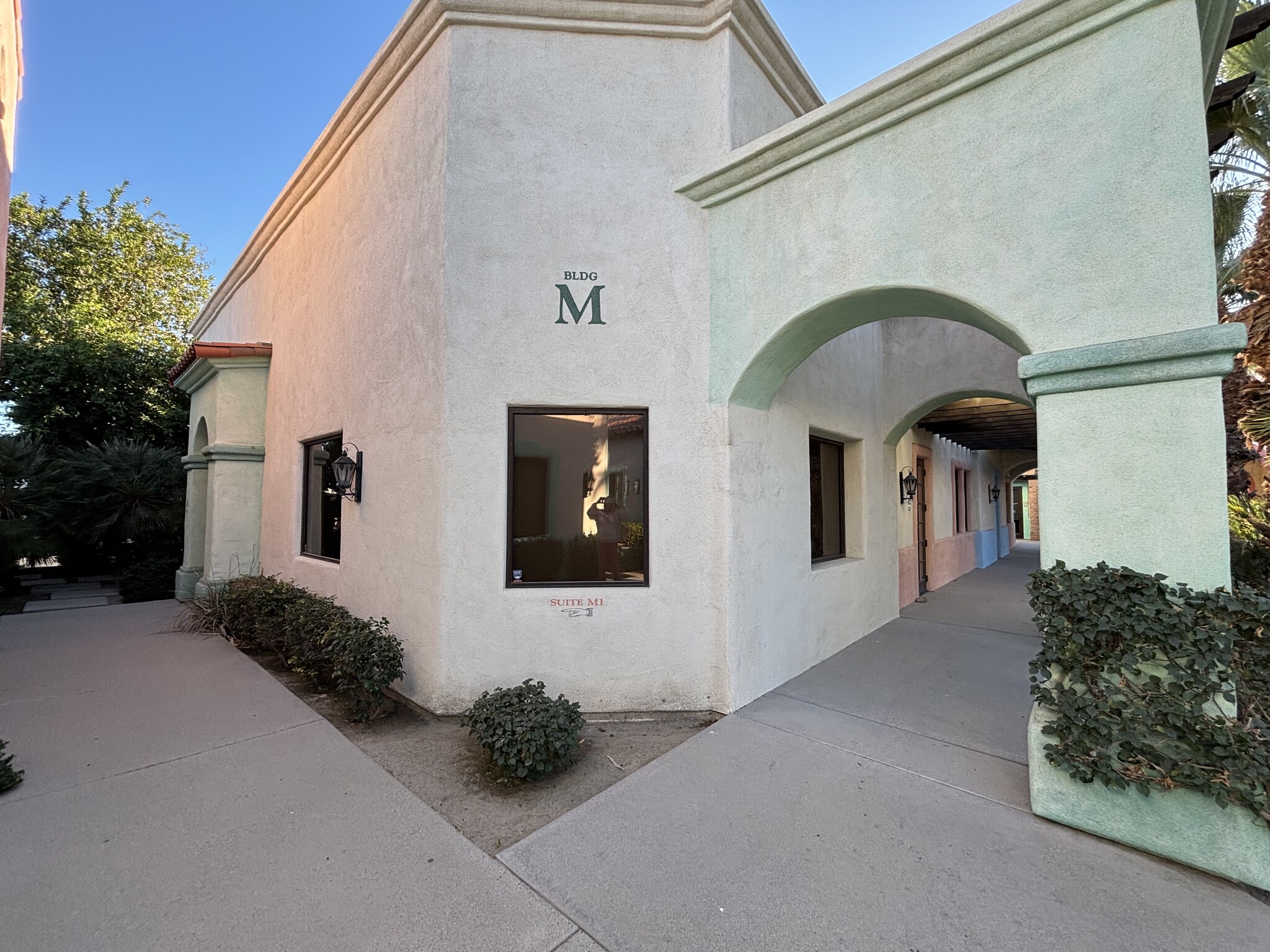 41750 Rancho Las Palmas Dr, Rancho Mirage, CA à louer Photo du bâtiment- Image 1 de 5