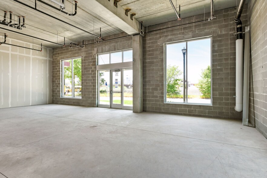 319 NE Ulysses St, Minneapolis, MN for lease - Interior Photo - Image 1 of 1