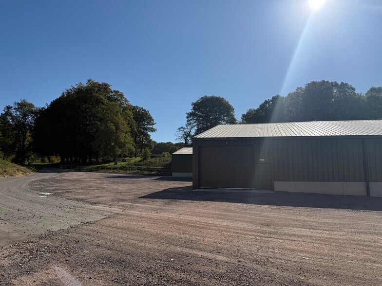 Yard 5A Church Farm, Lasham, Alton Road, Lasham à louer - Photo du bâtiment - Image 3 de 3