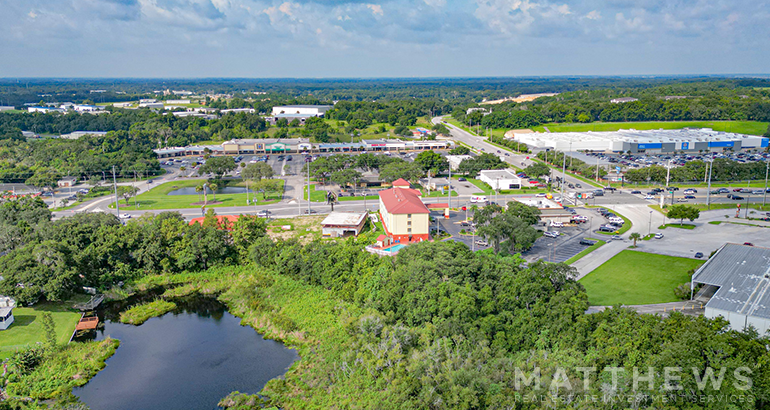 2476 Citrus Blvd, Leesburg, FL à vendre - Photo du b timent - Image 2 de 3