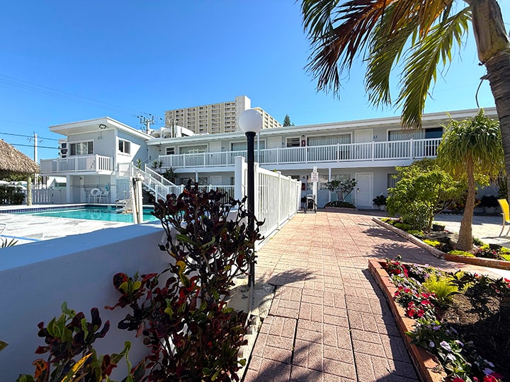 831 N Ocean Blvd, Pompano Beach, FL for sale Primary Photo- Image 1 of 13