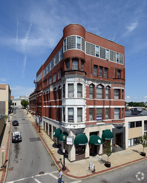 255 Main St, Pawtucket, RI for sale - Primary Photo - Image 1 of 1