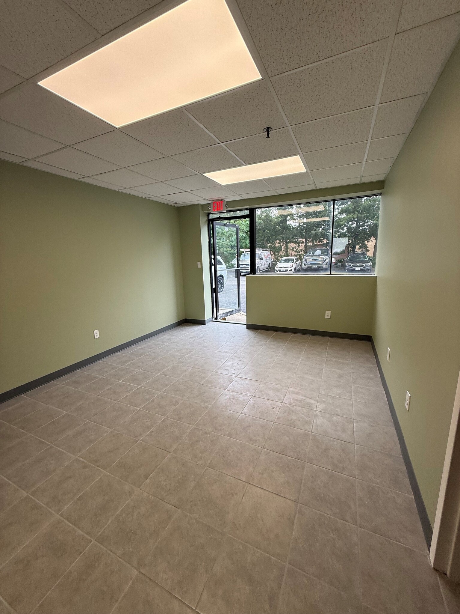 2231 Fifth Ave, Ronkonkoma, NY for lease Interior Photo- Image 1 of 6