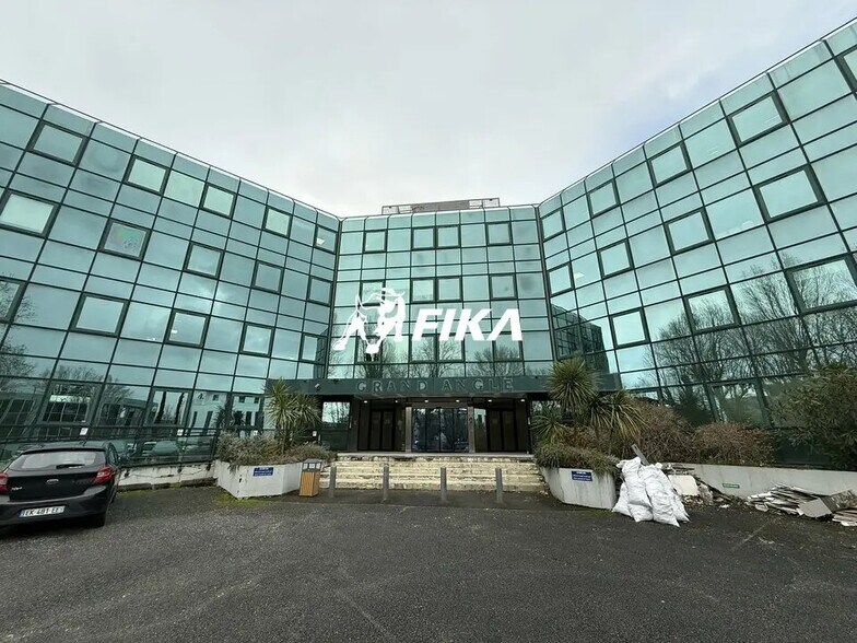 Office in Bruges for lease - Building Photo - Image 1 of 11