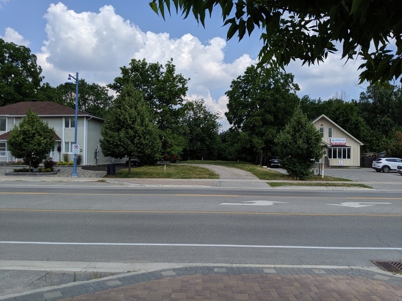 884 Innisfil Beach Rd, Innisfil, ON for sale - Primary Photo - Image 1 of 1