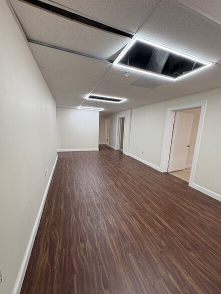 201 W Market St, Kingsport, TN for lease - Building Photo - Image 3 of 26