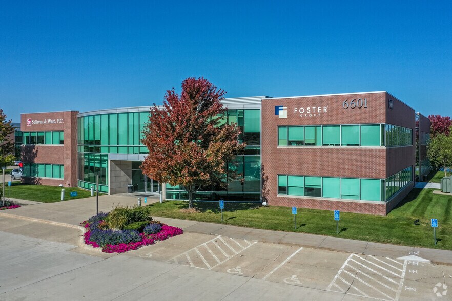 6601 Westown Pky, West Des Moines, IA for sale - Building Photo - Image 2 of 11