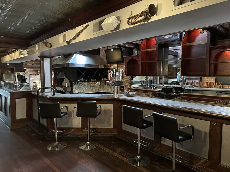 297 Franklin St, Buffalo, NY for lease - Interior Photo - Image 2 of 6