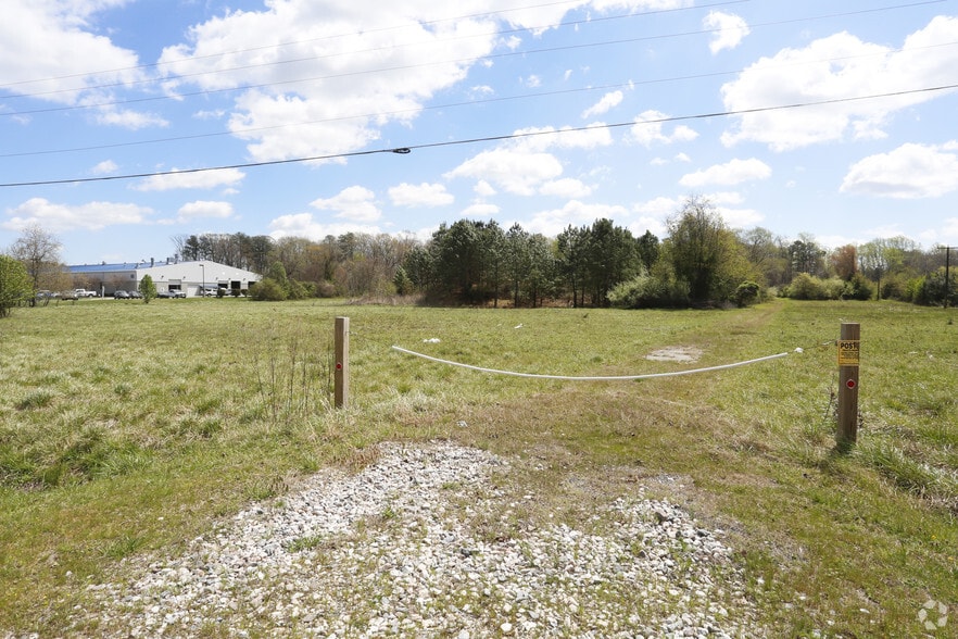 707-715 E Rochambeau Dr, Williamsburg, VA for lease - Building Photo - Image 3 of 4
