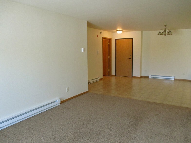 5180 Lincoln Rd, Lincoln, ND à vendre - Photo intérieure - Image 3 de 8