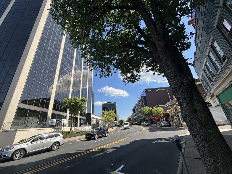 104 Speedwell Ave, Morristown, NJ à vendre - Photo du bâtiment - Image 2 de 4