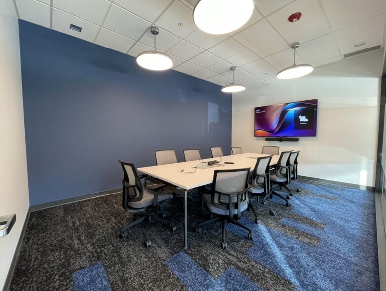 Novi Research Park portefeuille de 2 propriétés à vendre sur LoopNet.ca - Photo intérieure - Image 3 de 8