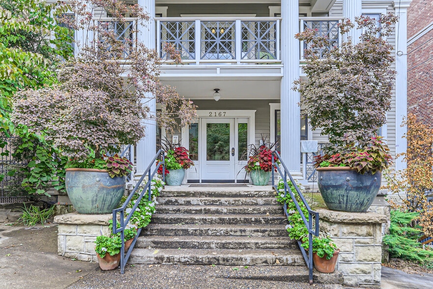 2167 SW Yamhill St, Portland, OR for sale - Building Photo - Image 2 of 11