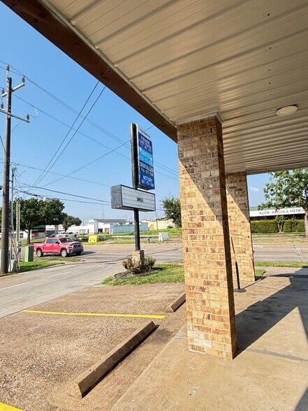 11001 Fondren Rd, Houston, TX à vendre - Photo du bâtiment - Image 2 de 9