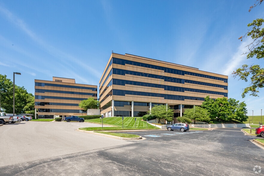 402 Bna Dr, Nashville, TN for lease - Building Photo - Image 2 of 12