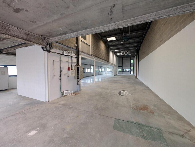 Flex in Fresnes for lease - Interior Photo - Image 3 of 6