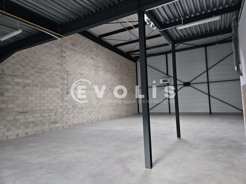 21 Avenue De Norvège, Villebon-sur-Yvette for lease - Interior Photo - Image 2 of 10