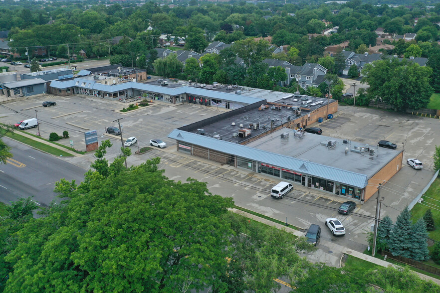 2720-2780 Dundee Rd, Northbrook, IL for lease - Building Photo - Image 3 of 19