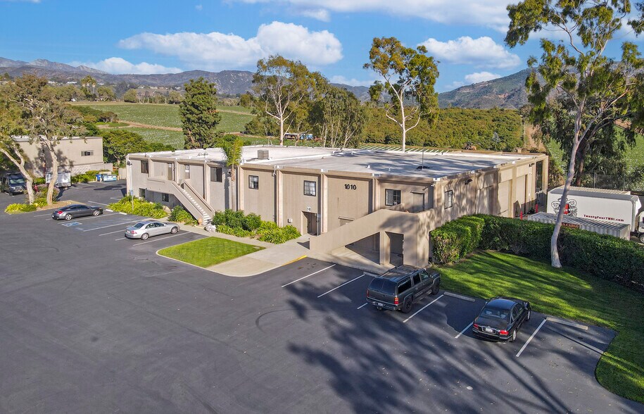 1010 Cindy Ln, Carpinteria, CA à louer - Photo du bâtiment - Image 1 de 2