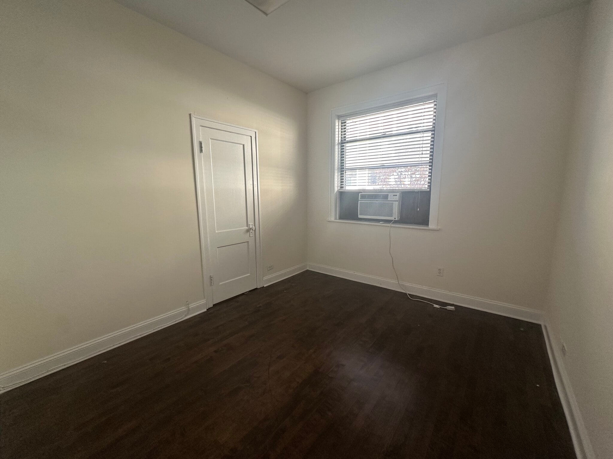 4006-4012 N Milwaukee Ave, Chicago, IL for lease Interior Photo- Image 1 of 9