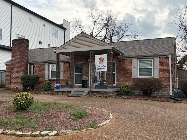 2705 Greystone Rd, Nashville, TN à louer - Photo du bâtiment - Image 2 de 4