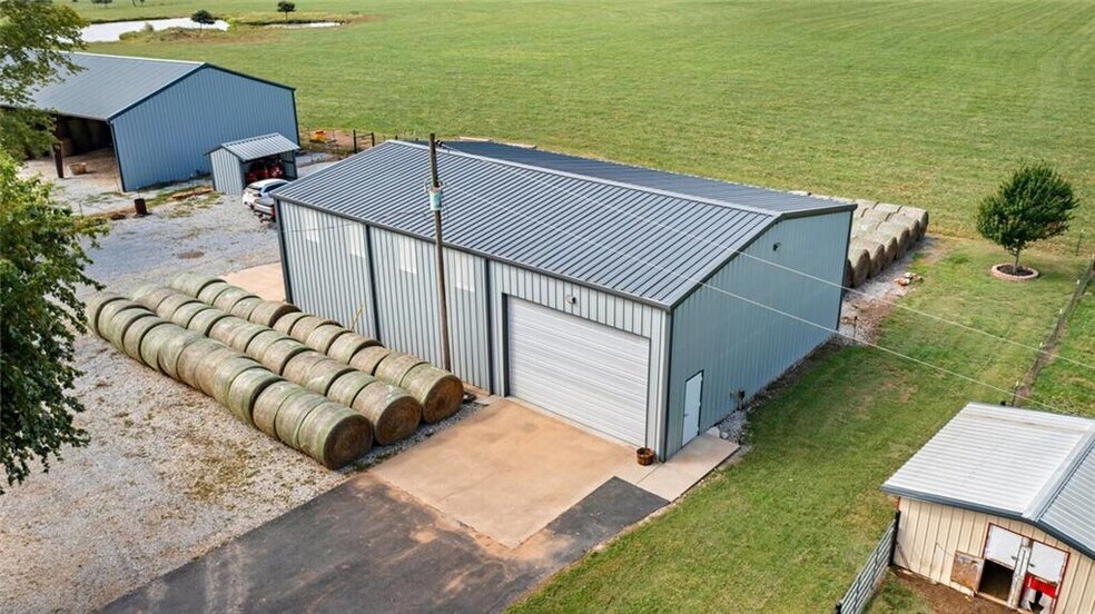 14465 Wet Prairie Rd, Gravette, AR à vendre - Photo du bâtiment - Image 2 de 49