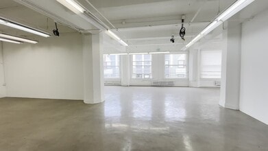 656 S Los Angeles St, Los Angeles, CA à louer - Vidéo sur l’inscription commerciale