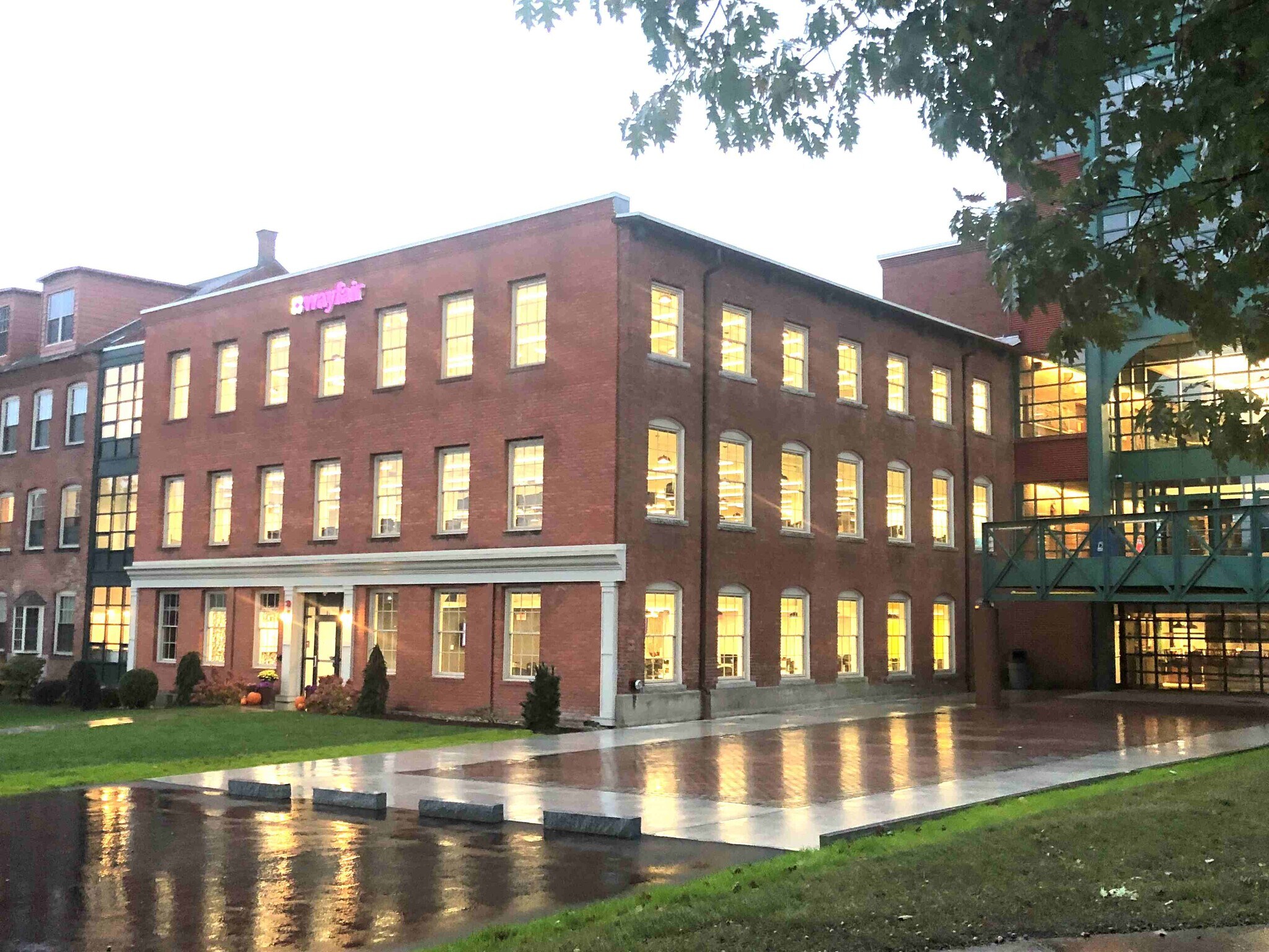 75 S Church St, Pittsfield, MA à louer Photo du bâtiment- Image 1 de 5