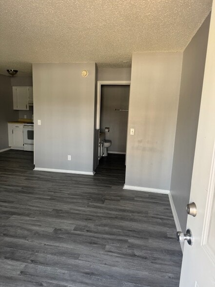 1220 E Broadway St, Newton, KS à vendre - Photo du bâtiment - Image 3 de 22