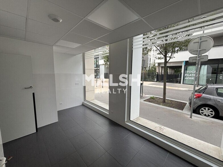 Bureau dans Lyon à louer - Photo du bâtiment - Image 2 de 11
