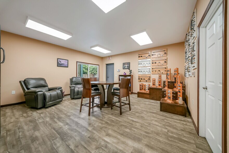 7817 Hillmont St, Houston, TX à louer - Photo intérieure - Image 2 de 17