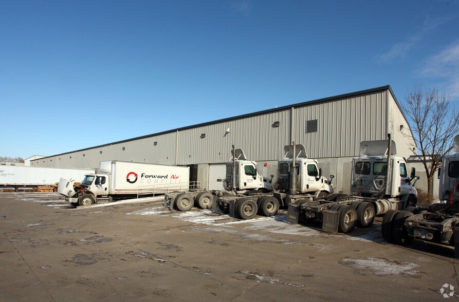 4774 NE 22nd St, Des Moines, IA à louer - Photo du bâtiment - Image 2 de 2