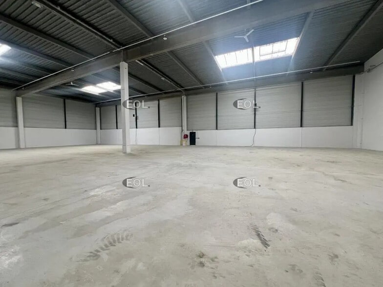 Industrial in Le Blanc-Mesnil for lease - Interior Photo - Image 3 of 4