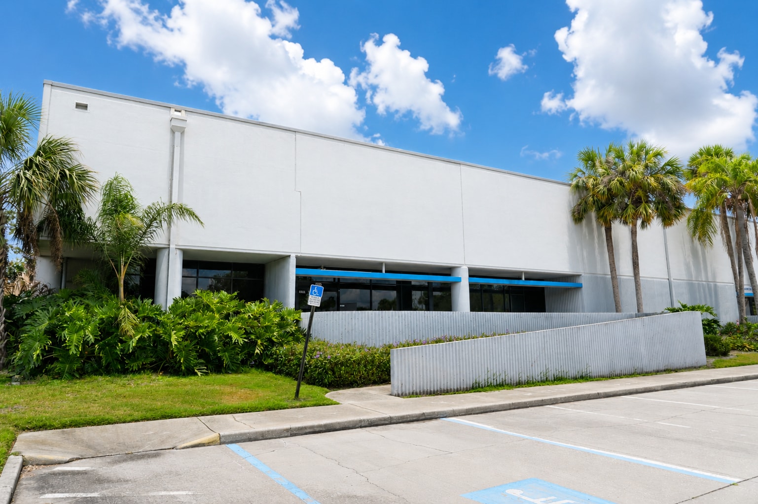 8402 Laurel Fair Cir, Tampa, FL for lease Interior Photo- Image 1 of 3
