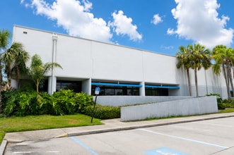 8402 Laurel Fair Cir, Tampa, FL for lease Interior Photo- Image 1 of 3