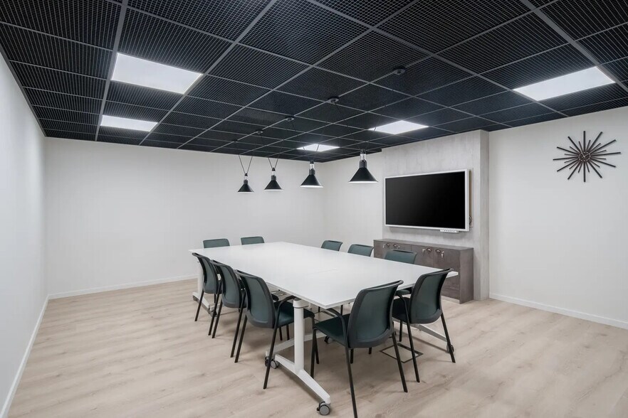 Espace de cotravail dans Bezons à louer - Photo du bâtiment - Image 2 de 46