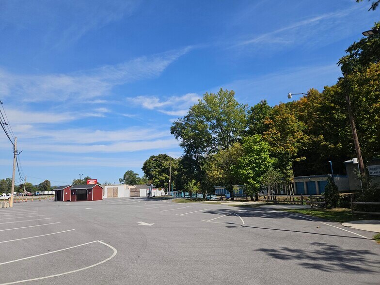 285 Inlows Rd, Duncansville, PA for lease - Building Photo - Image 2 of 5