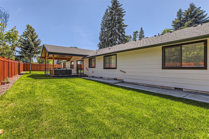 8955 SW Club Meadow Ln, Portland, OR à vendre - Photo du bâtiment - Image 3 de 37