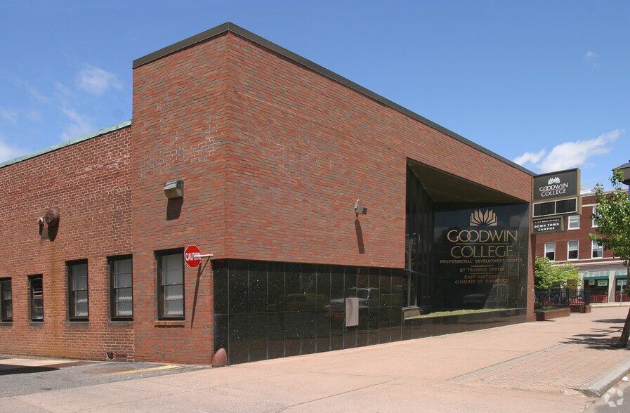 1137 Main St, East Hartford, CT à louer - Photo du bâtiment - Image 1 de 6
