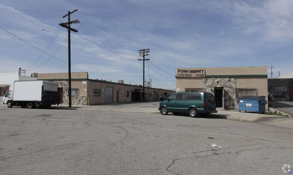 7357-7363 Atoll Ave, North Hollywood, CA à louer - Photo du bâtiment - Image 1 de 3