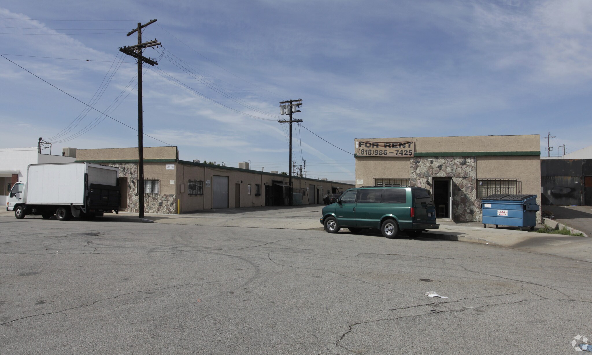 7357-7363 Atoll Ave, North Hollywood, CA à louer Photo du bâtiment- Image 1 de 4